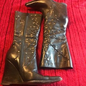 Pointed toe leather boots 6.5